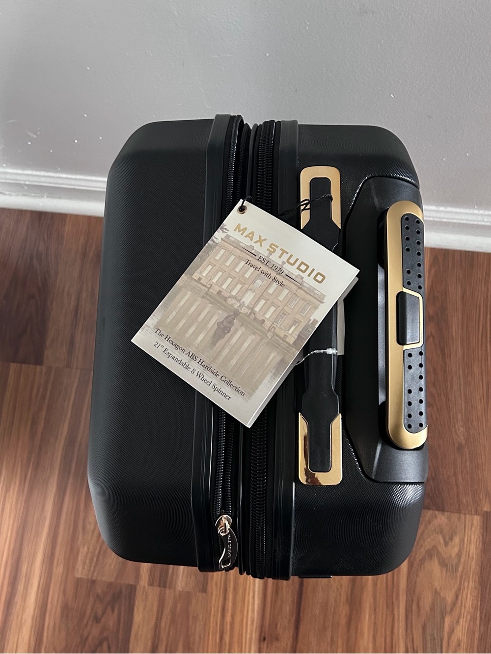 Max Studio Suitcase - Picture 5 of 5